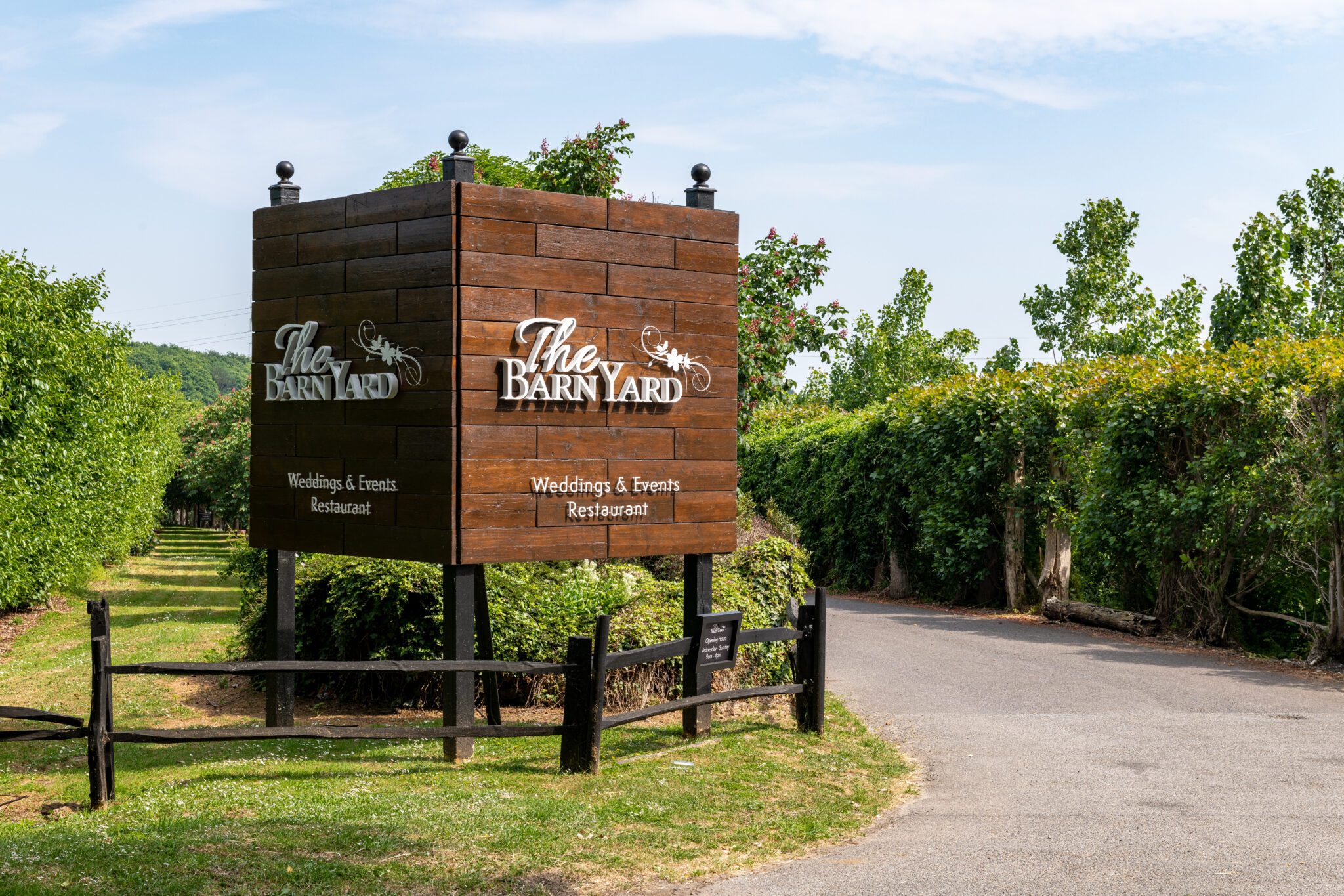 BarnYard Grounds Entrance