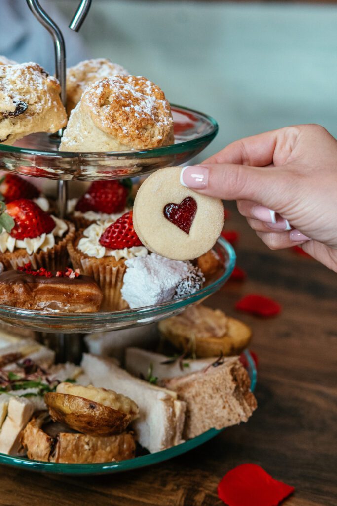 Afternoon Tea Love Heart Biscuit (1)